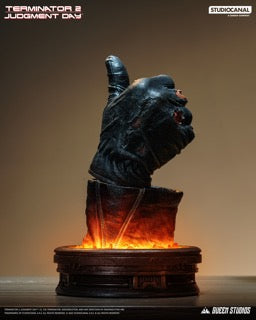 【Pre-order】Queen Studios – T-800 Battle Damaged (Mechanical) Life-Size Bust