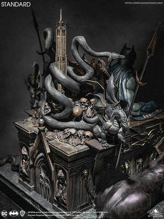 Queen Studios Premium Version : DC Comics Batman On Throne 1/4 Scale Statue