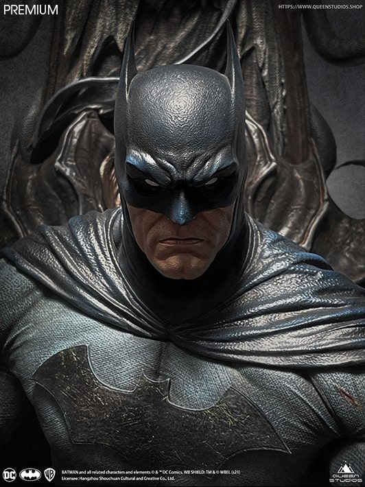 Queen Studios Premium Version : DC Comics Batman On Throne 1/4 Scale Statue