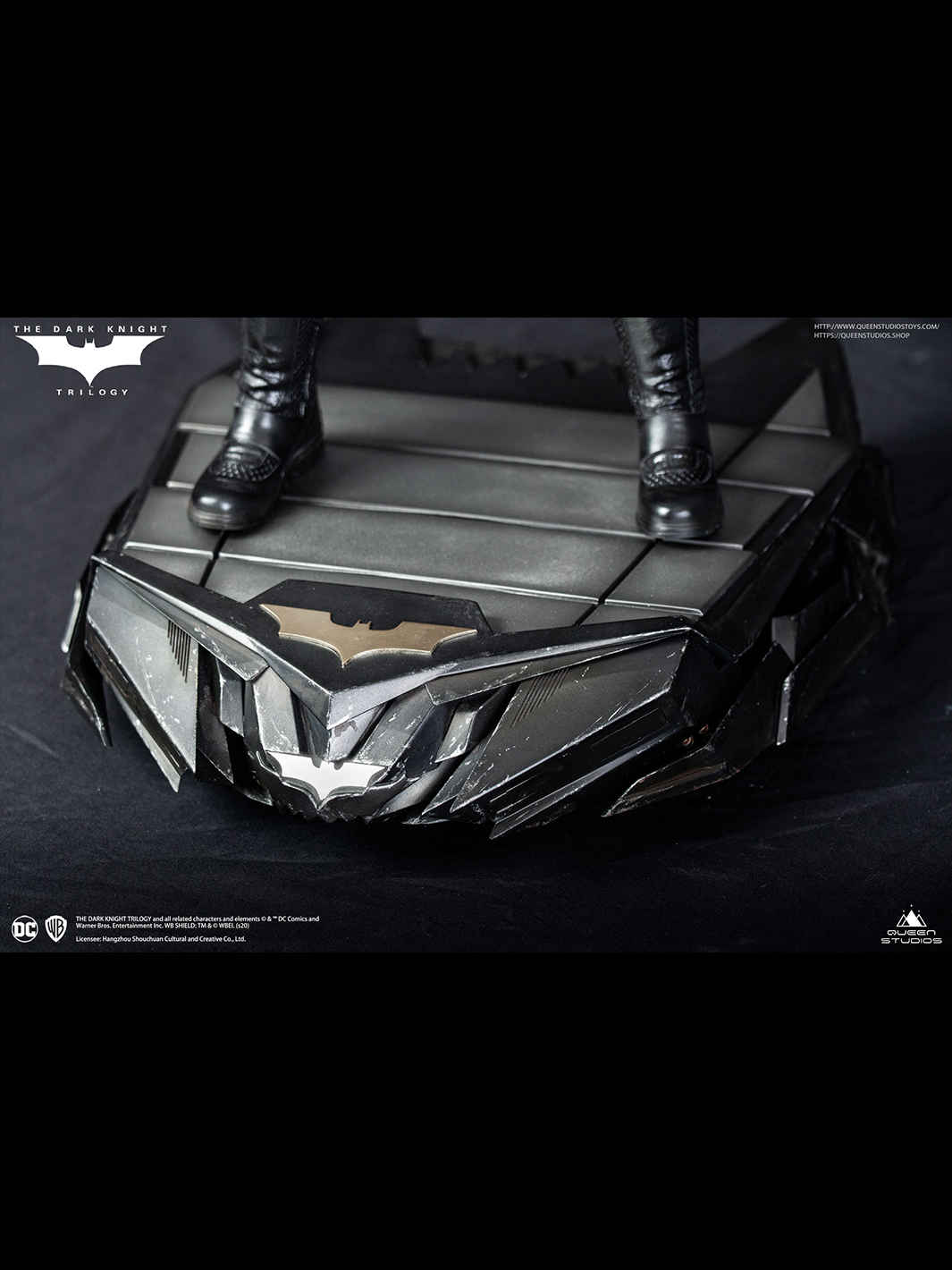 Queen Studios Deluxe Version The Dark Knight 1:3 Scale Batman